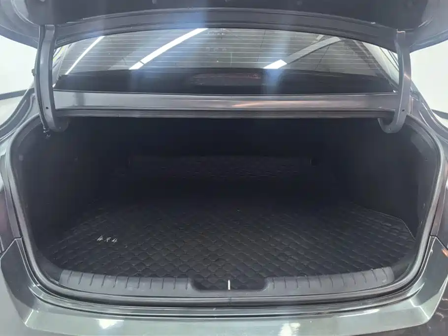 Hyundai Elantra 2023 1.5L CVT GLX Elite Edition фото 4