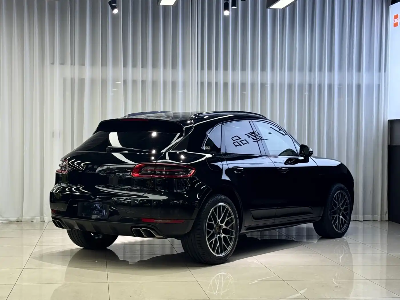 Porsche Macan 2016 Macan Turbo 3.6T фото 3