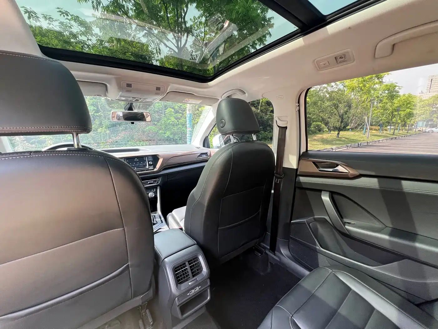 Volkswagen Tharu 2020 280TSI 2WD Comfort Edition China VI фото 7