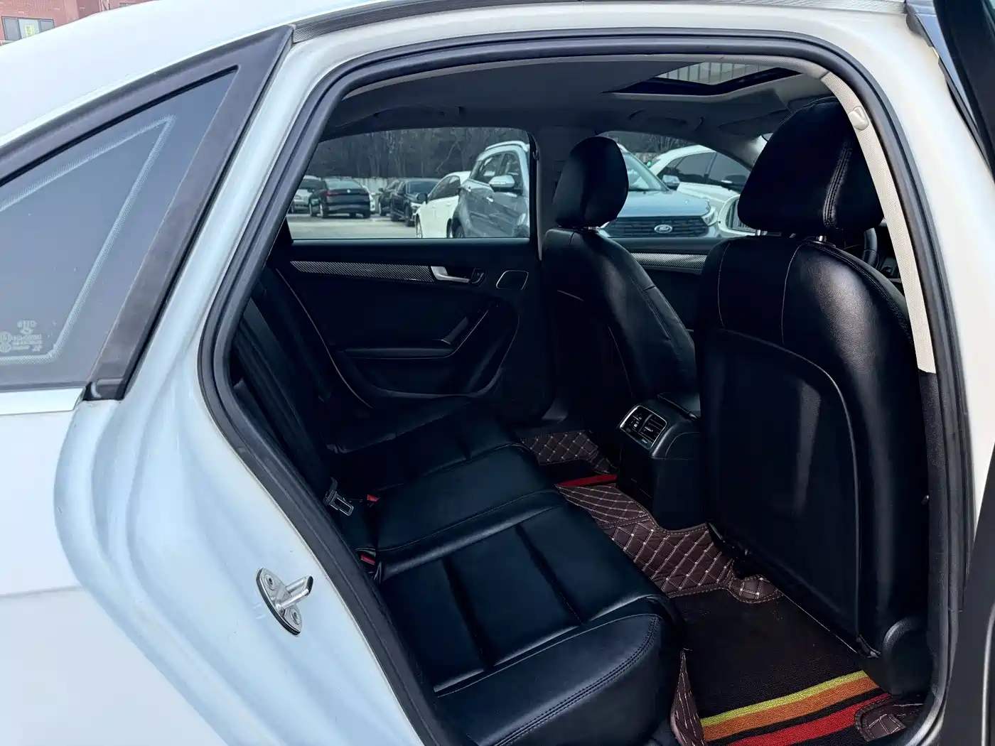 Audi A4L 2011 2.0 TFSI Comfort фото 6