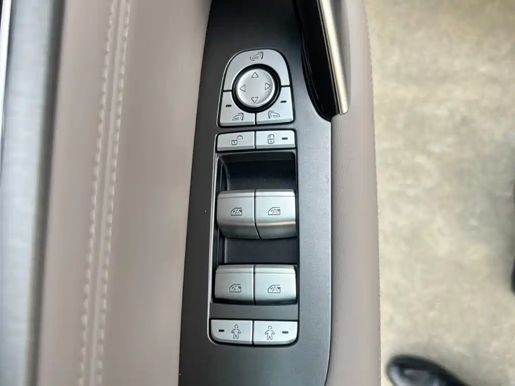 BYD Tang New Energy 2025 Smart Driving Edition DM-i 115KM Flagship фото 10