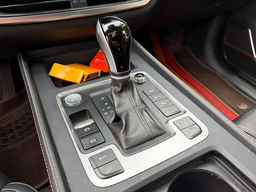 BYD Tang 2019 2018 2.0T Automatic Smart Connection Honor Edition 7-Seater China V