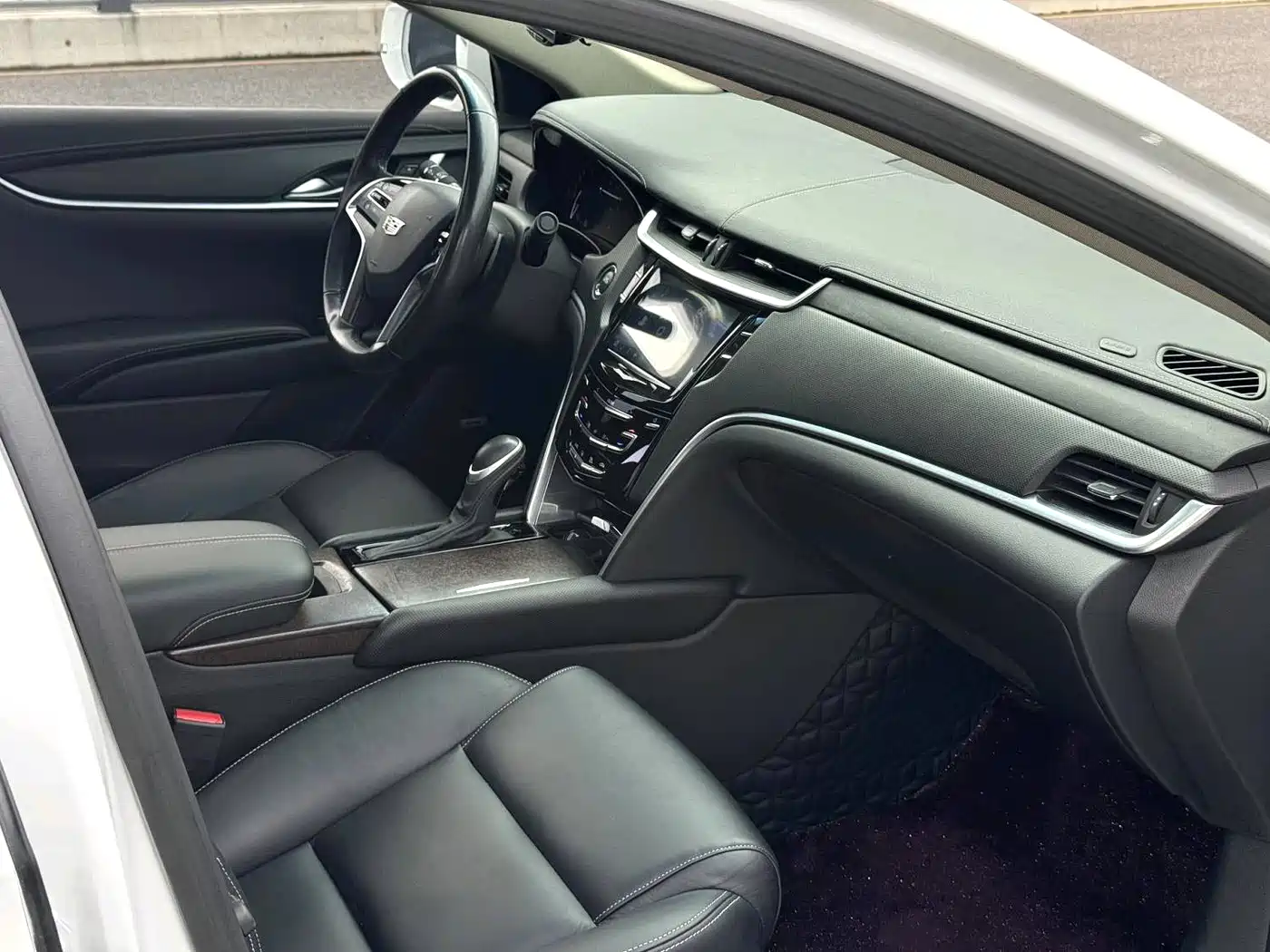 Photo 8 - Cadillac XTS
