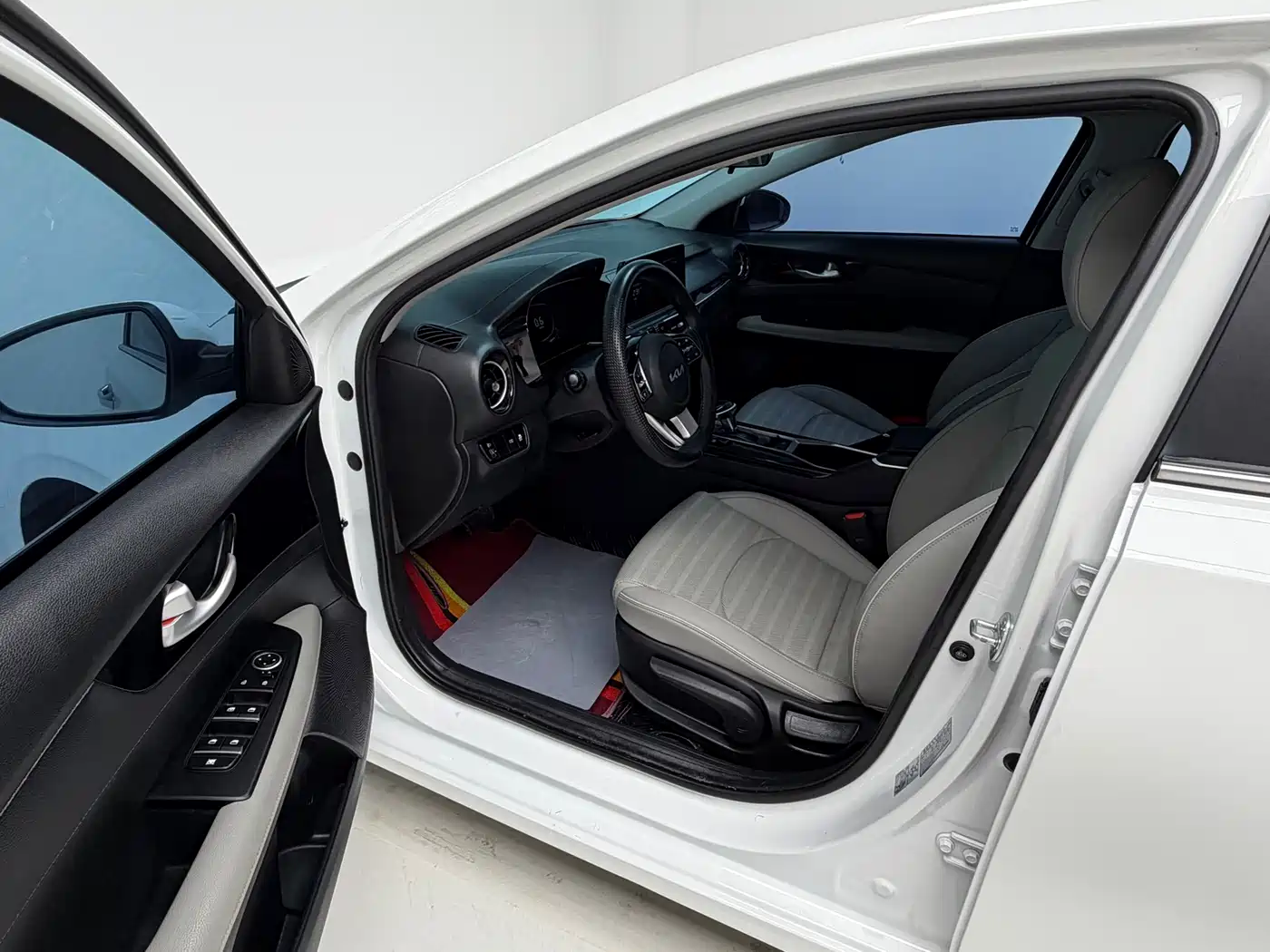 Kia K3 2023 Model 1.5L CVT Luxury Edition фото 12