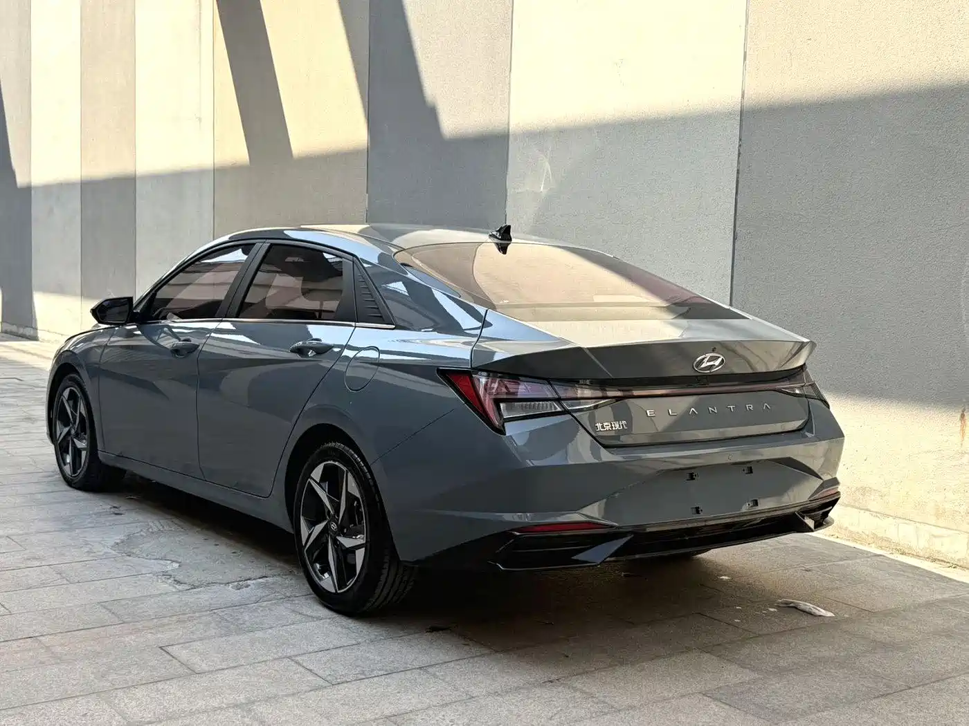 HYUNDAI ELANTRA