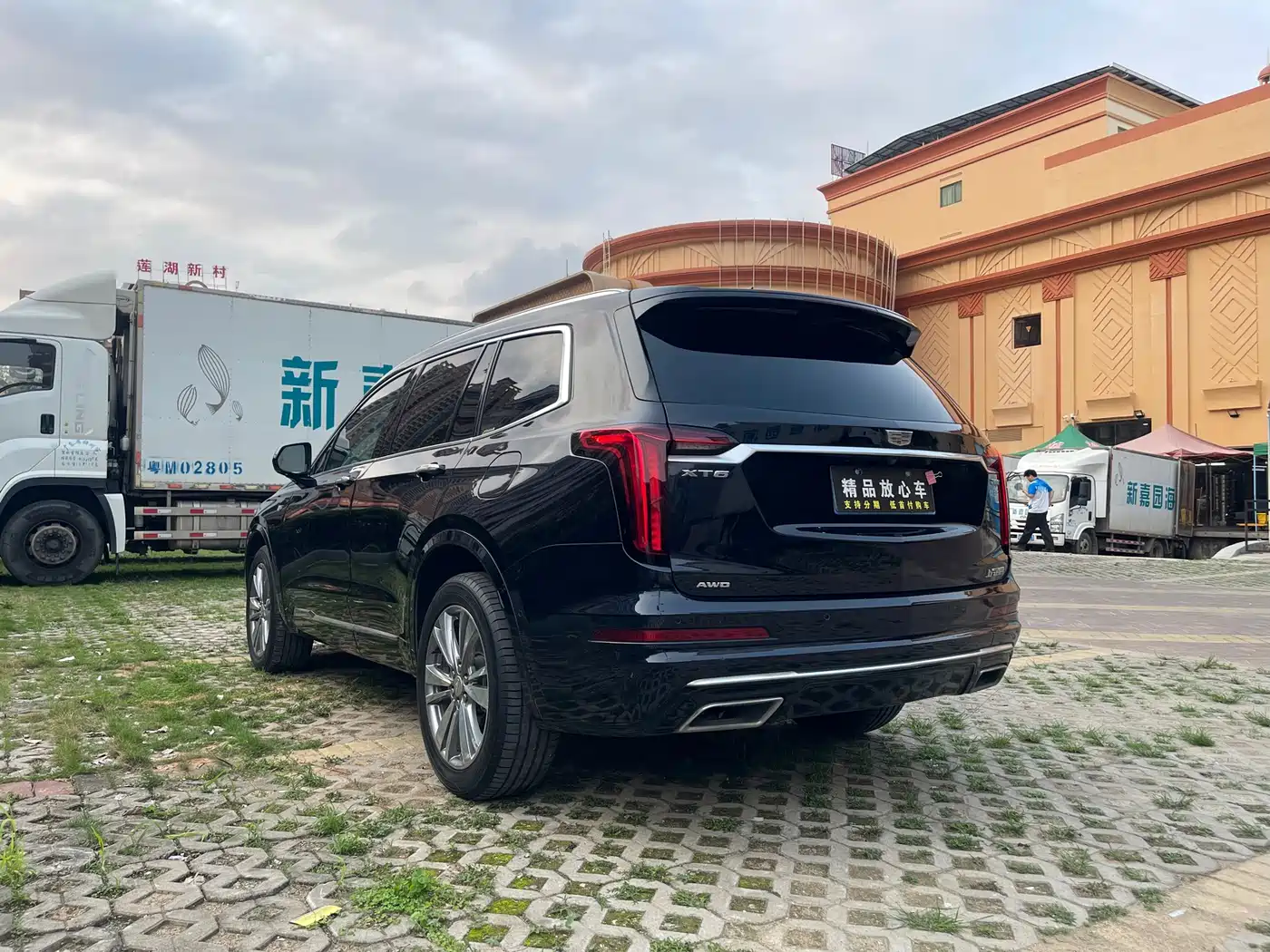 CADILLAC XT6