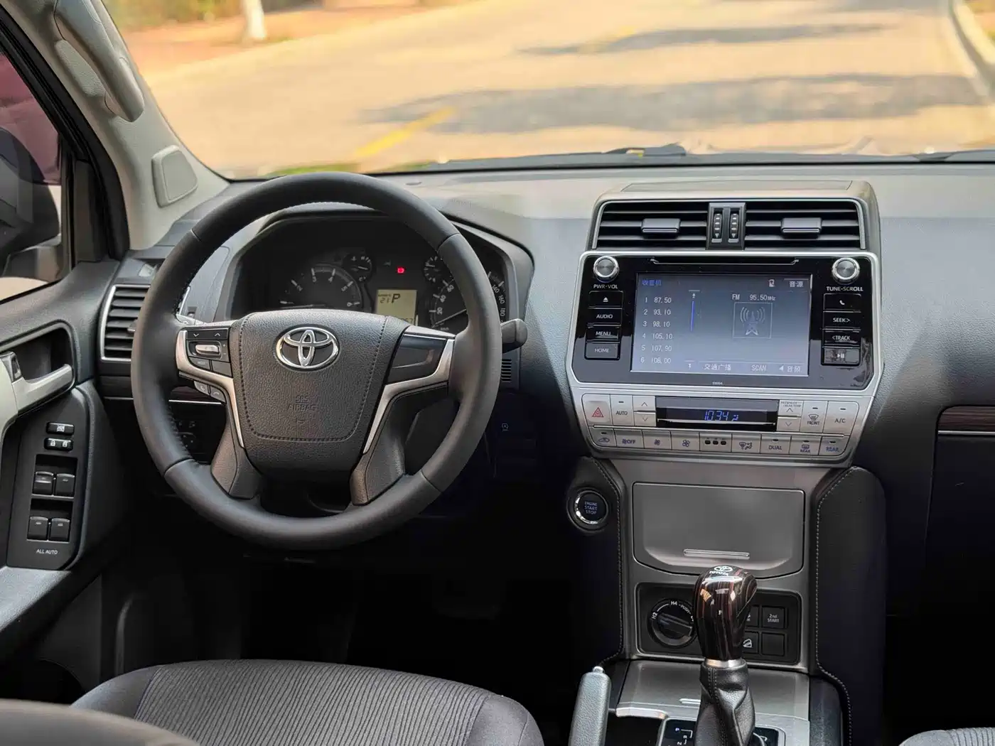 Toyota Prado 2018 3.5L Auto TX фото 5