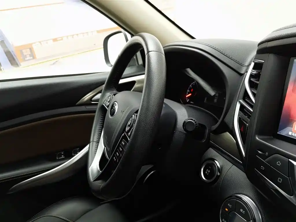 BYD Song 2016 Unrivaled Edition 1.5TI Manual Elite Edition фото 22