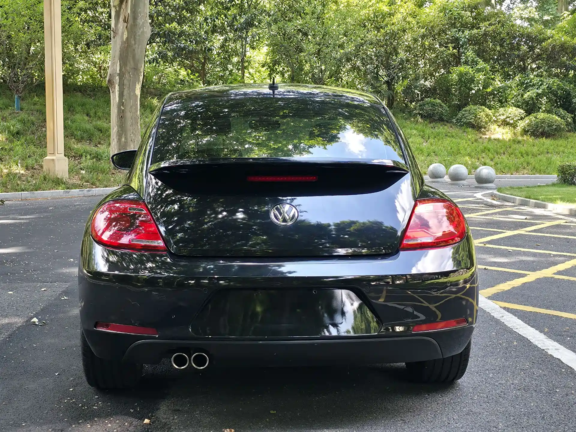 Photo 5 - Volkswagen Beetle