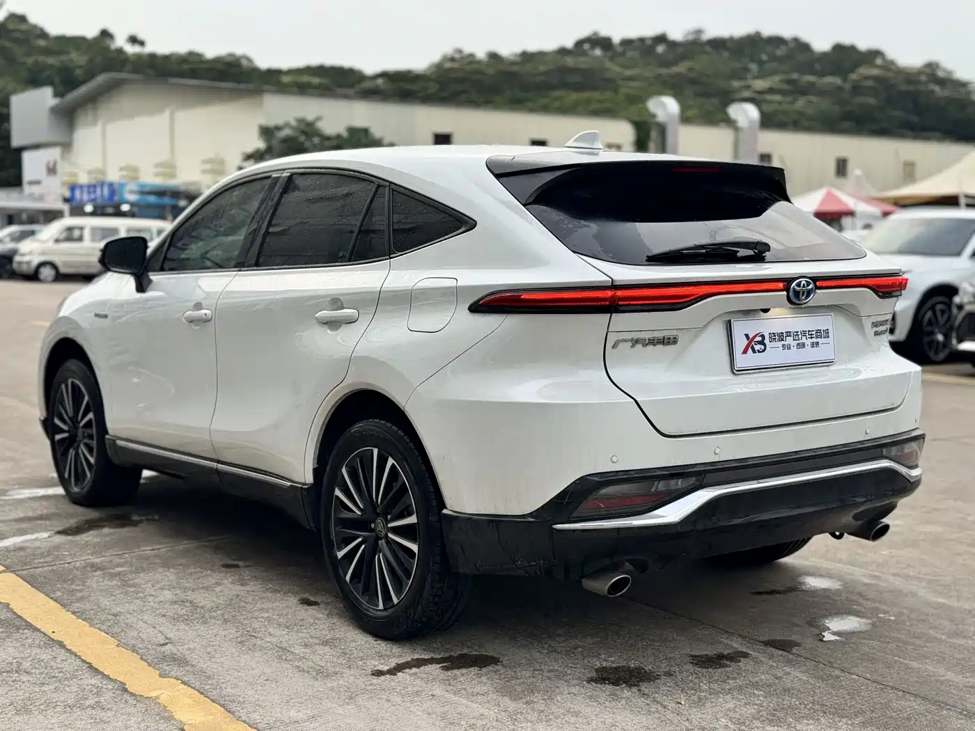 Toyota Venza 2023 2.5L Smart Hybrid FWD Premium фото 6