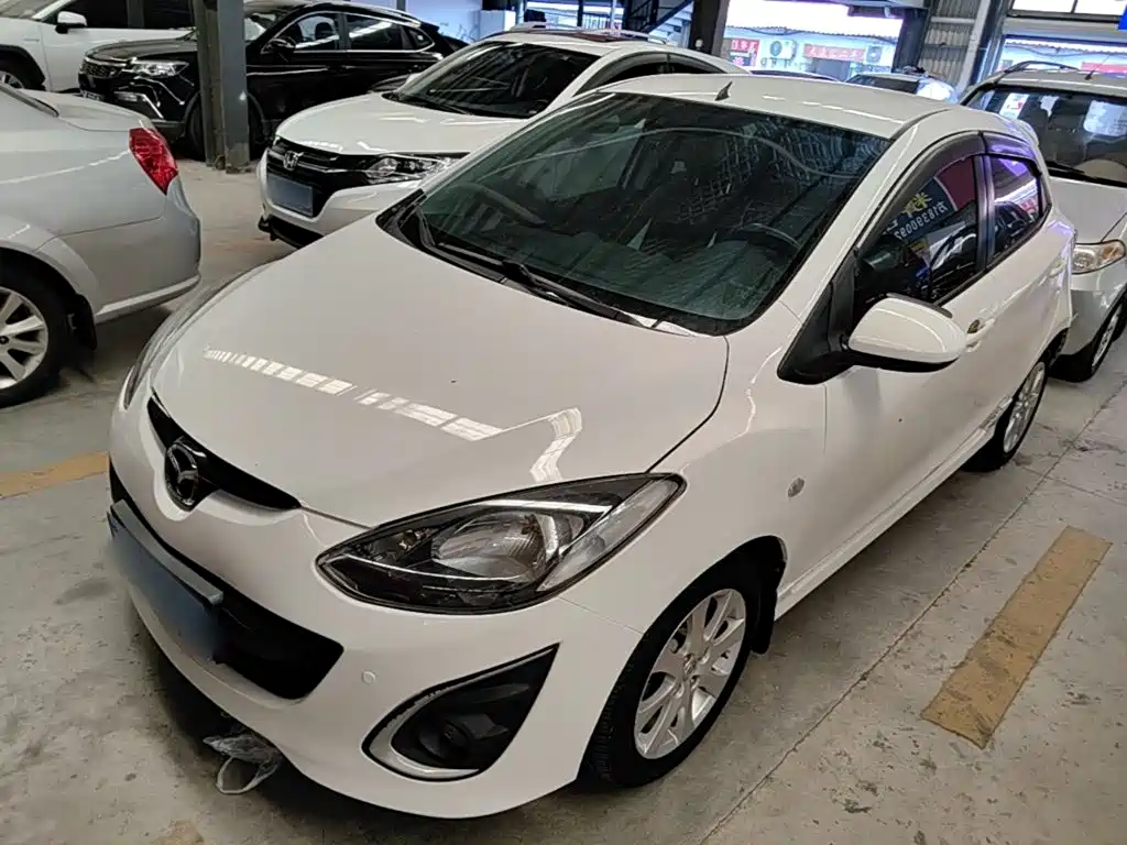 Mazda 2 2015 2012 Hatchback Dynamic 1.5L Automatic Value Edition
