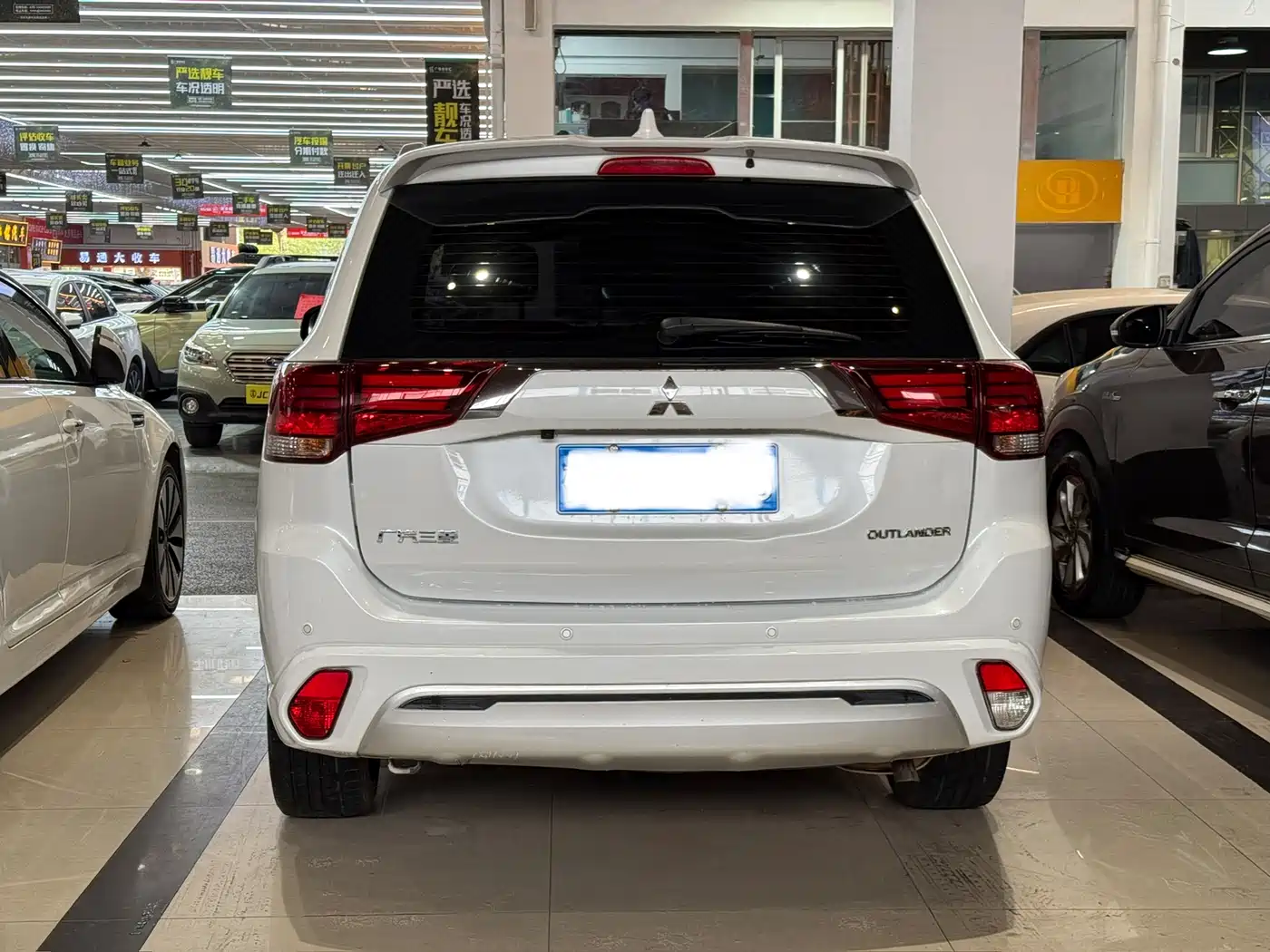 Mitsubishi Outlander 2021 2.0L 2WD Smooth Ride Version 5-Seater фото 5