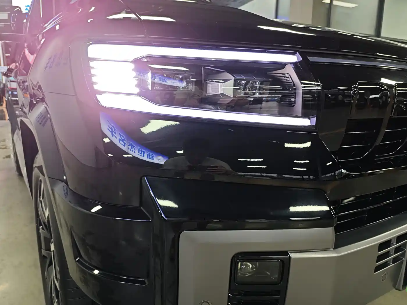 Fang Cheng Bao Leopard 8 2025 2025 Zhiyong Flagship 7-Seater
