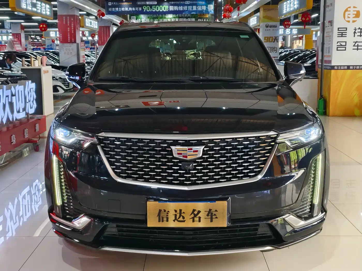 CADILLAC XT6