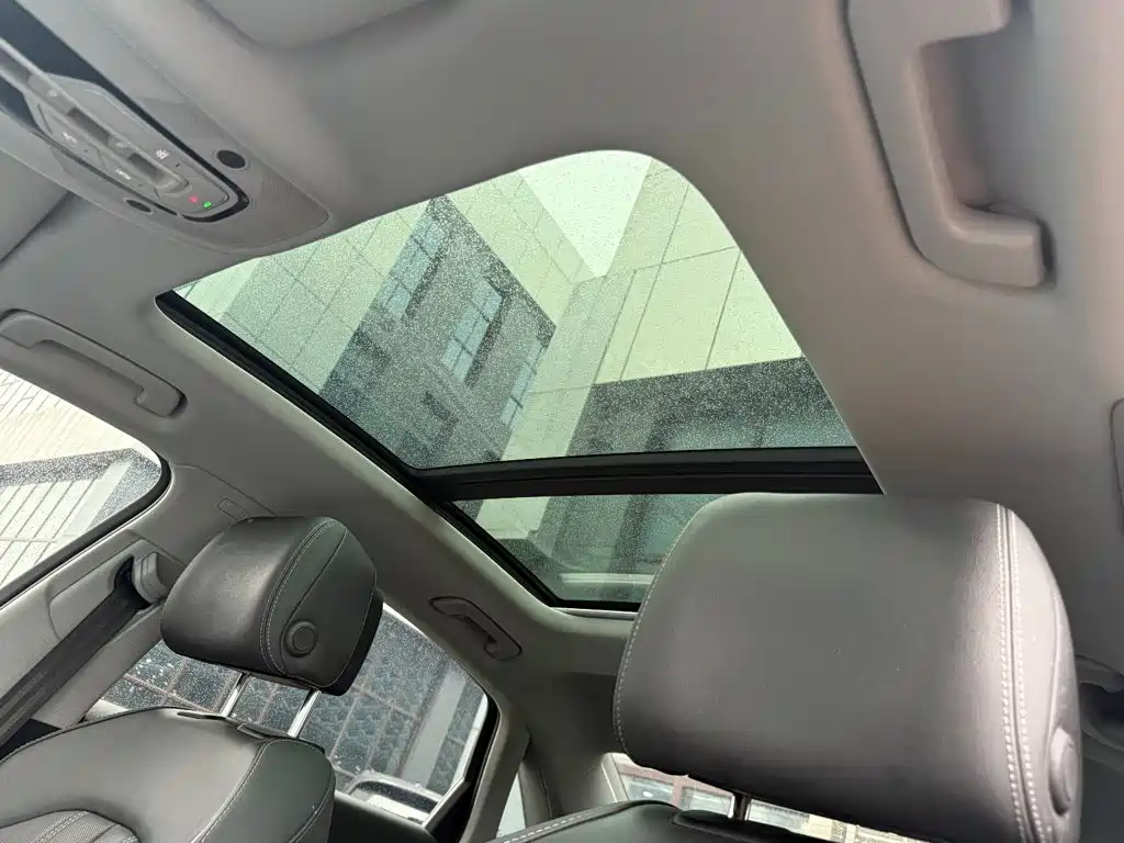 Фото 12 - Audi A4L