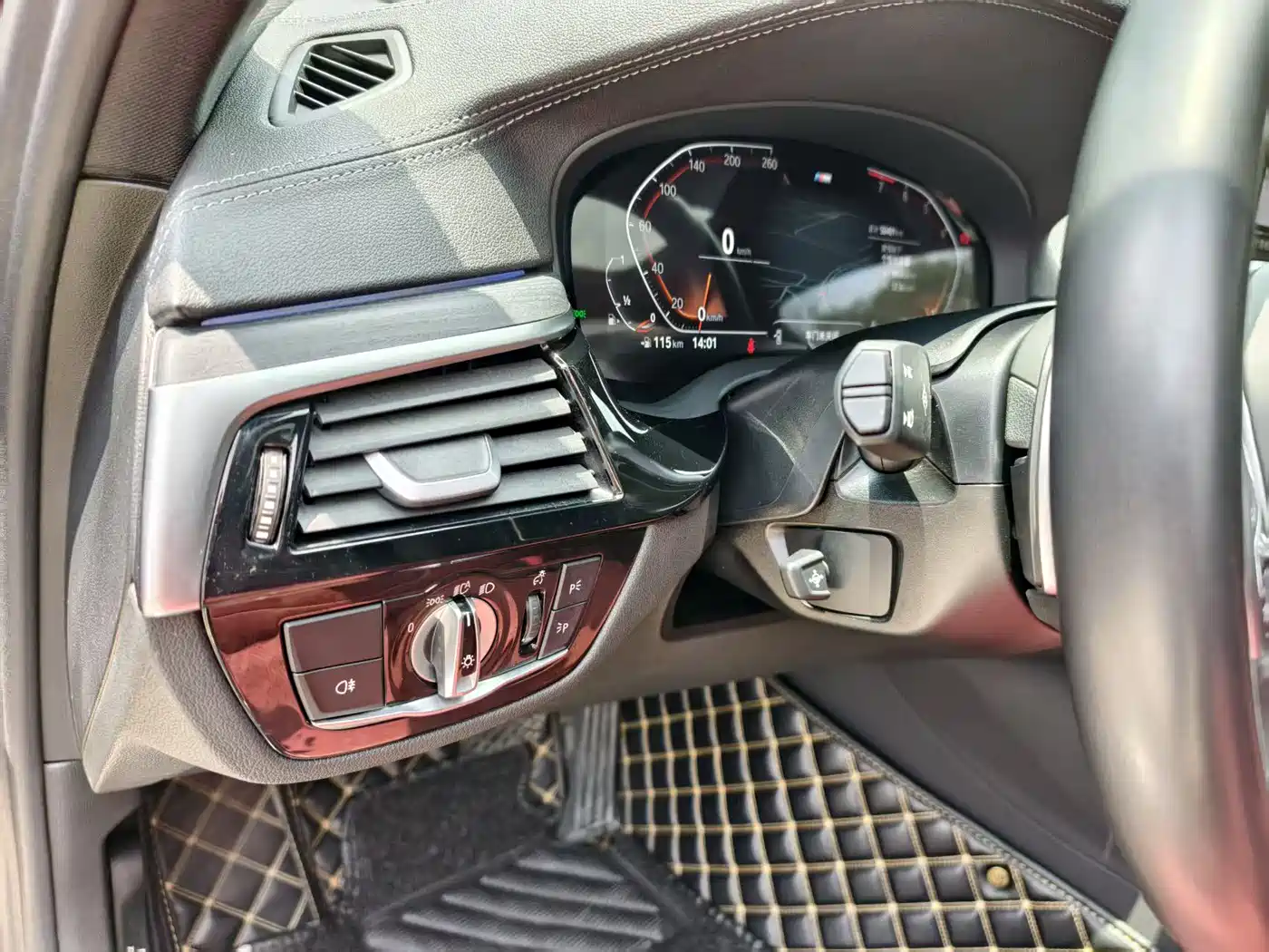 BMW 5 Series 2023 Facelift 530Li Leading M Sport Package фото 12