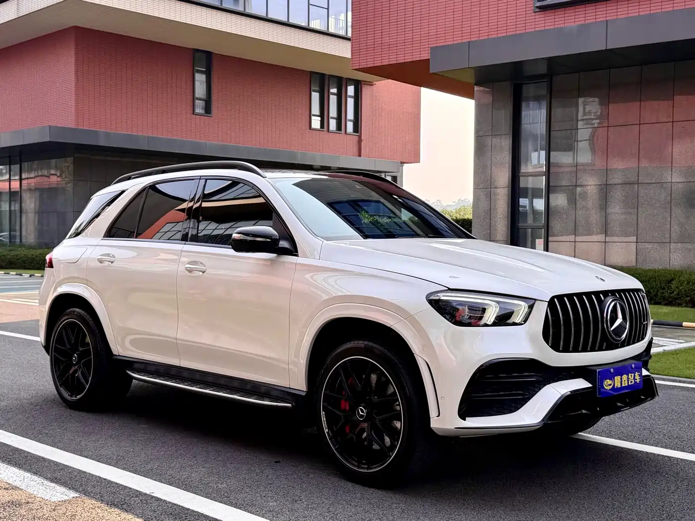 Photo 3 - Mercedes-Benz GLE AMG