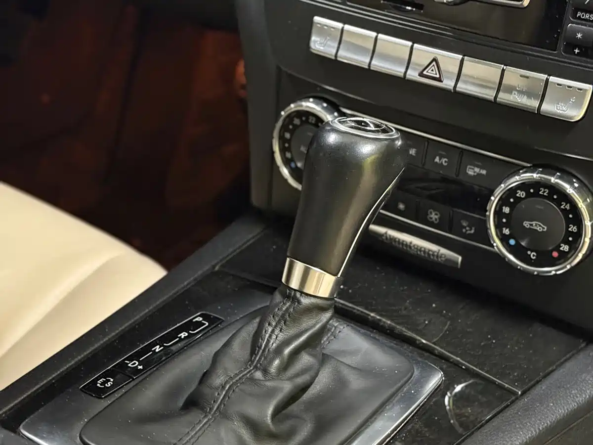 Mercedes-Benz C-Class 2011 C 300 Fashion фото 21