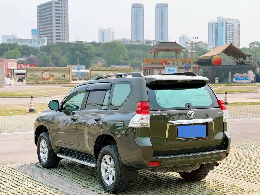 Toyota Prado 2010 4.0L Automatic TX фото 6