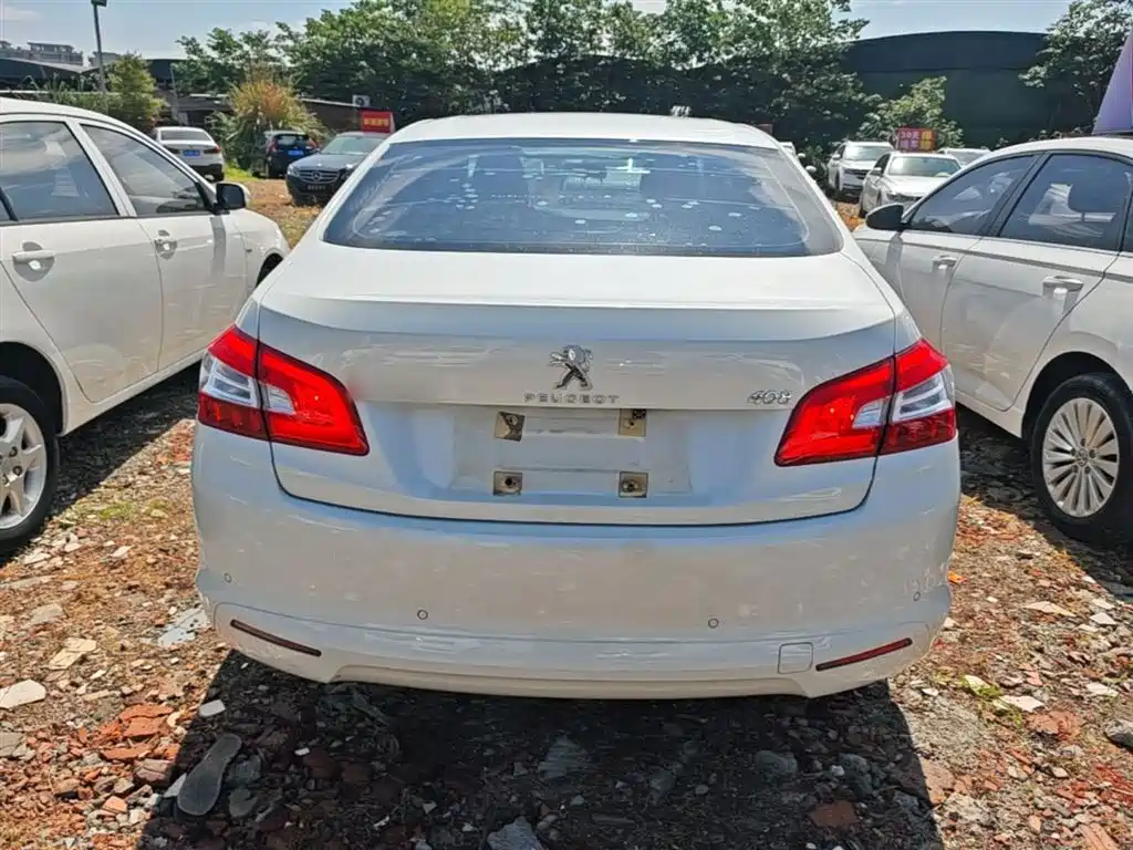 Peugeot 408 2015 Model 1.2T Automatic Luxury Edition фото 6