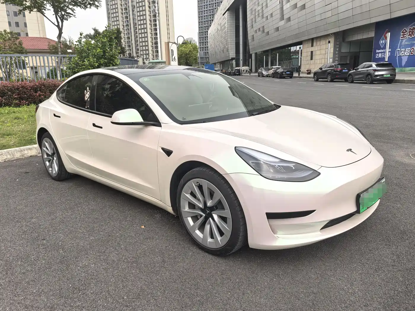 TESLA MODEL 3