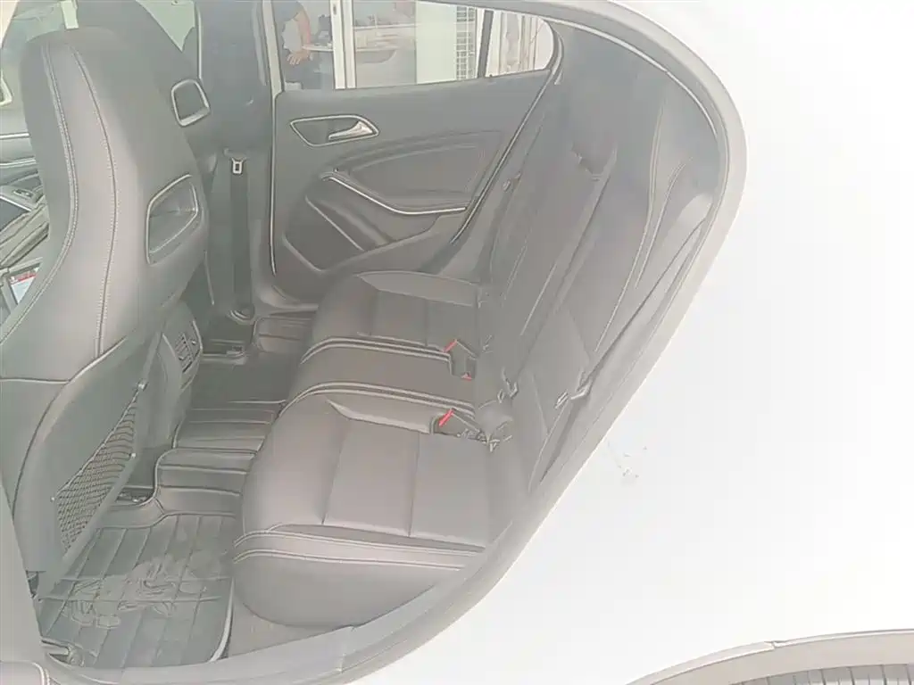 Mercedes-Benz GLA 2016 GLA 220 4MATIC Fashion фото 17