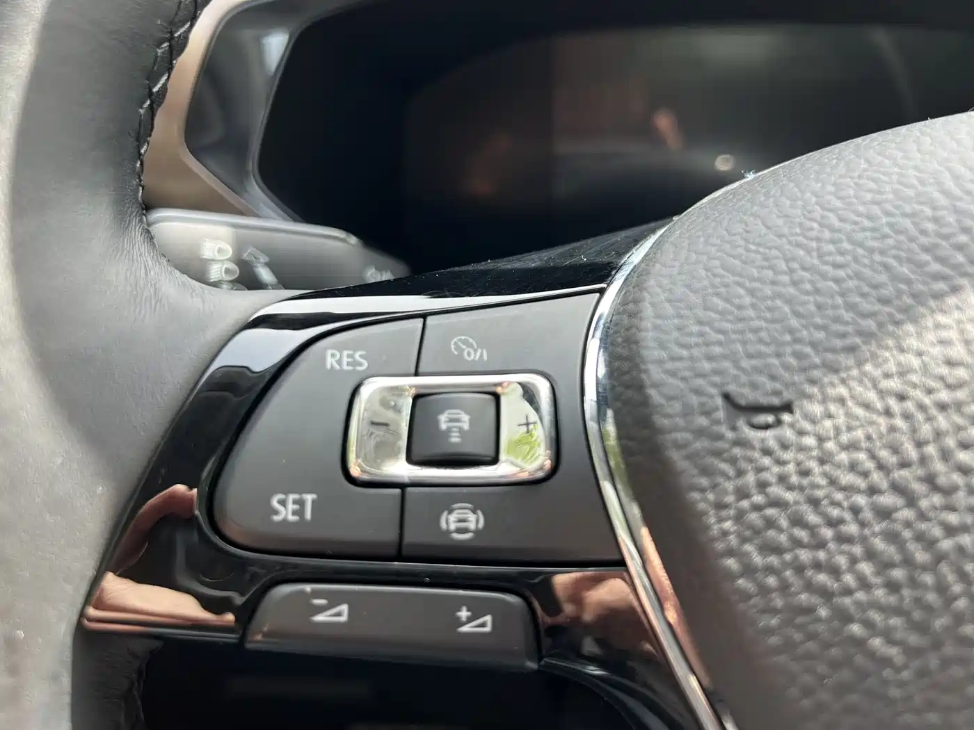 Volkswagen Tharu 2022 280TSI FWD Luxury Edition фото 20