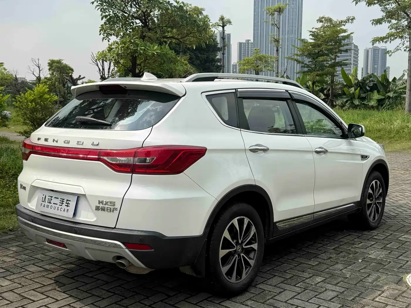 Dongfeng Fengdu MX5 2017 2016 2.0L Automatic Flagship Edition
