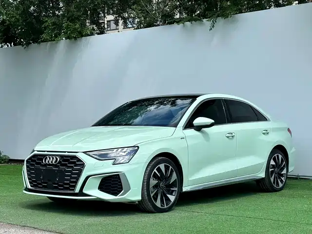 Audi A3 A3L Limousine 35 TFSI, Стиль Спорт