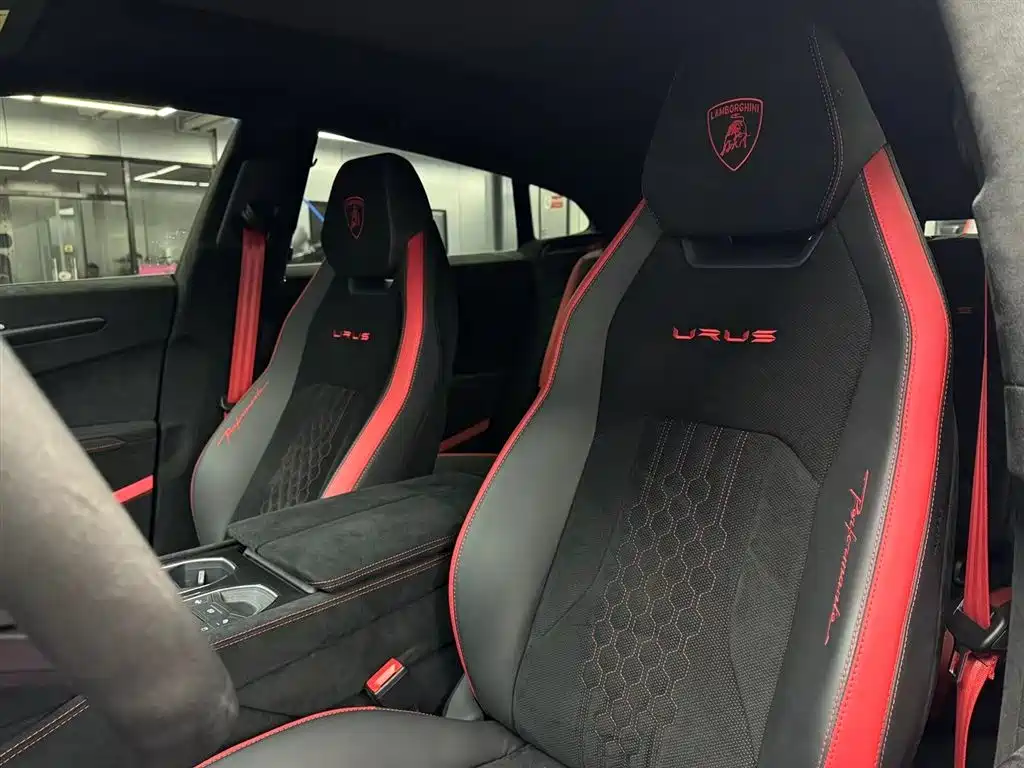 Lamborghini Urus 2022 4.0T V8 Performante фото 7