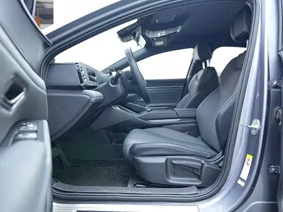 BYD Qin L 2024 DM-i 80KM Leading Edition фото 4