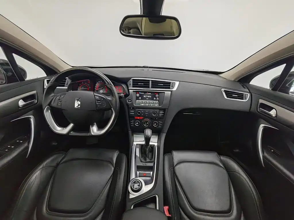 DS 6 2015 2014 1.6T Luxury Edition THP160