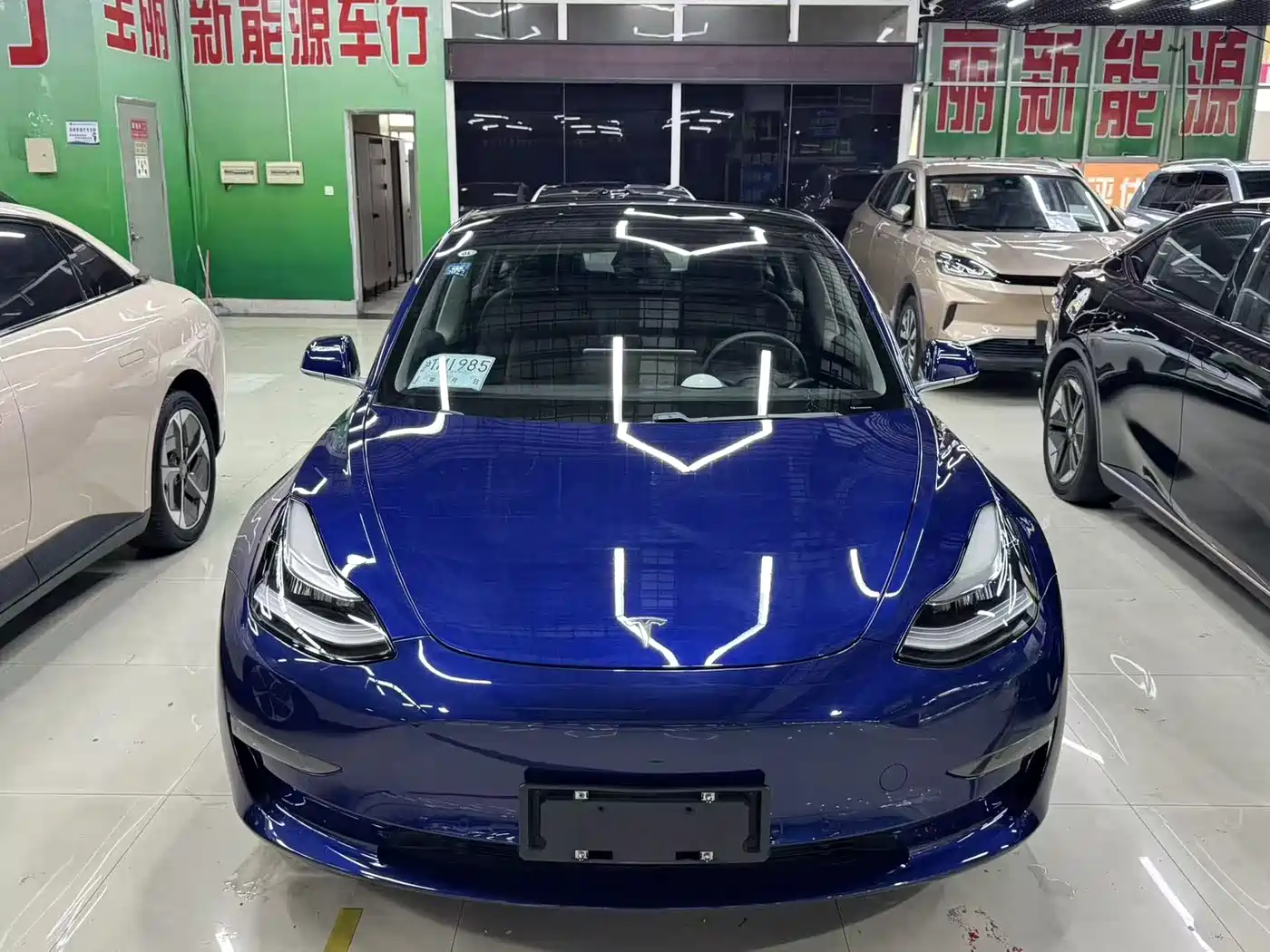 TESLA MODEL 3