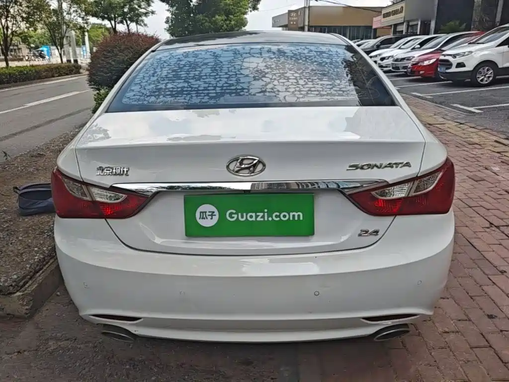 Photo 6 - Hyundai Sonata
