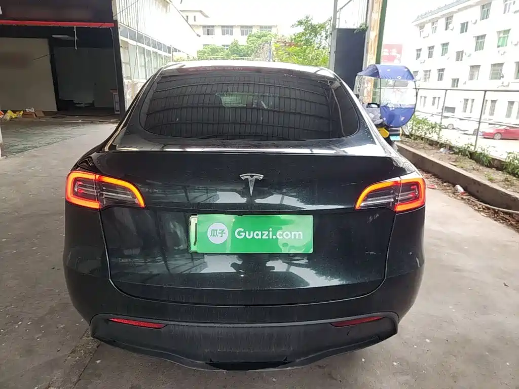 Фото 6 - Tesla Model Y