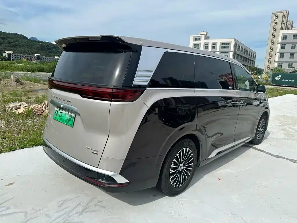 Denza D9 2026 2025 DM-i Smart Drive Edition 1020 AWD Prestige