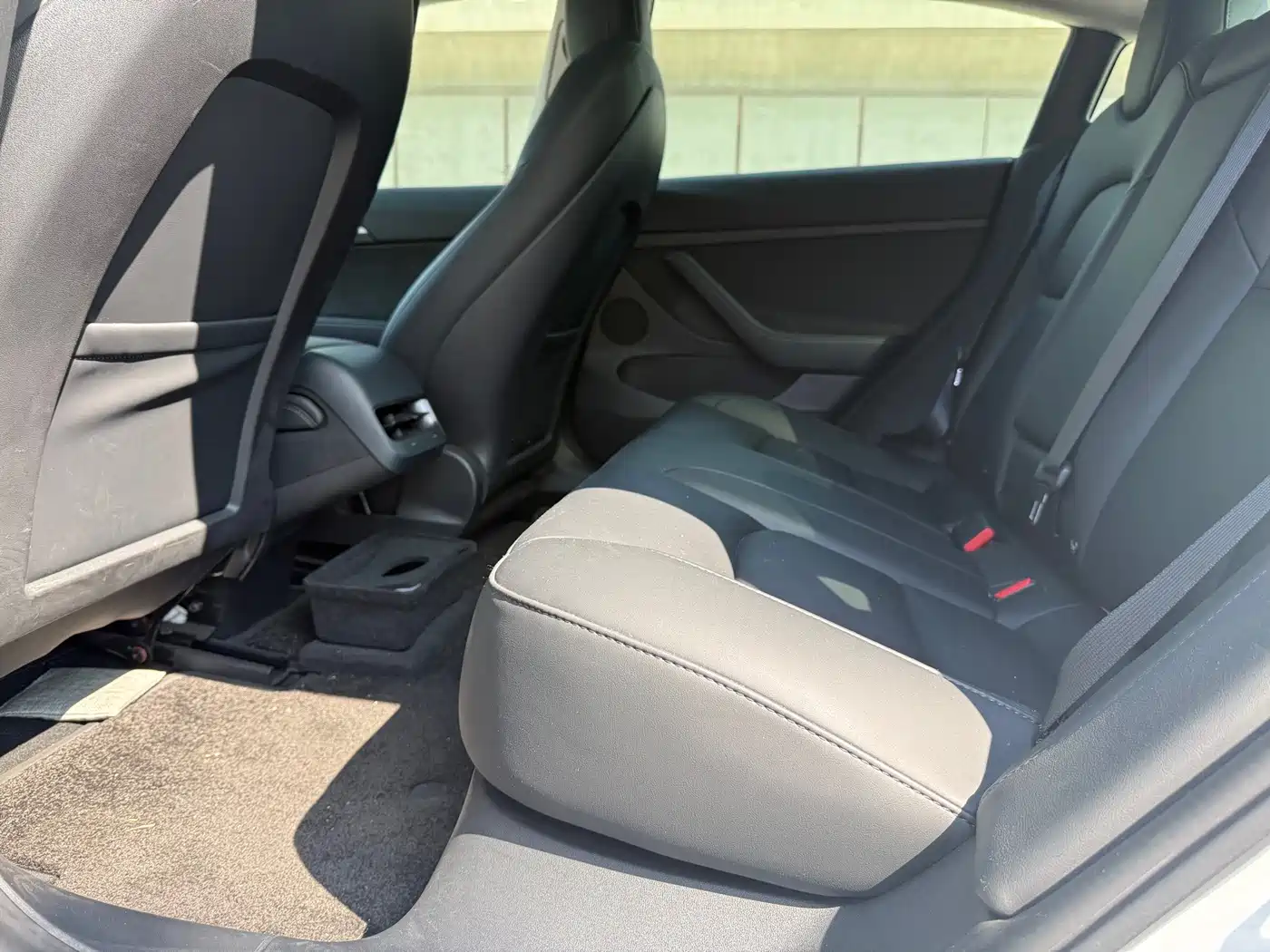 Фото 4 - Tesla Model 3