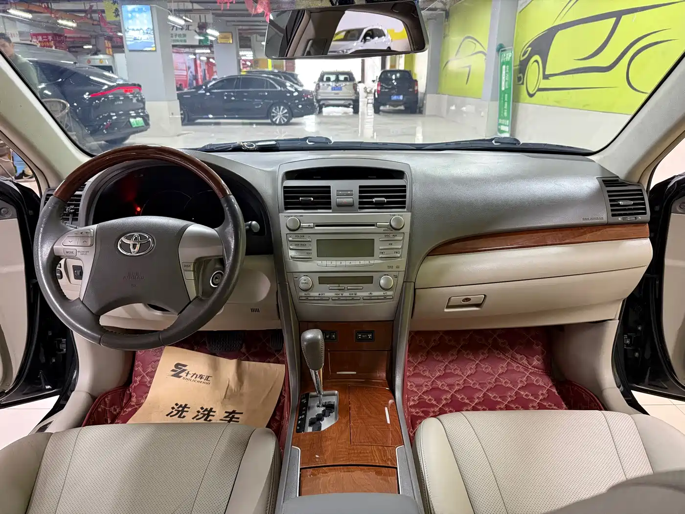 Toyota Camry 2013 200G Classic Luxury Edition фото 14