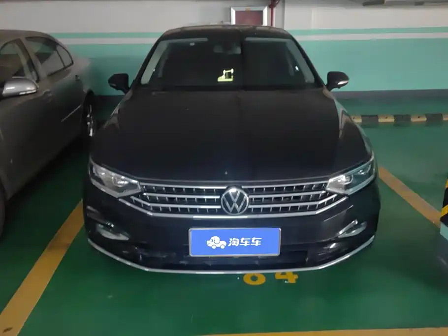 Photo 2 - Volkswagen Magotan