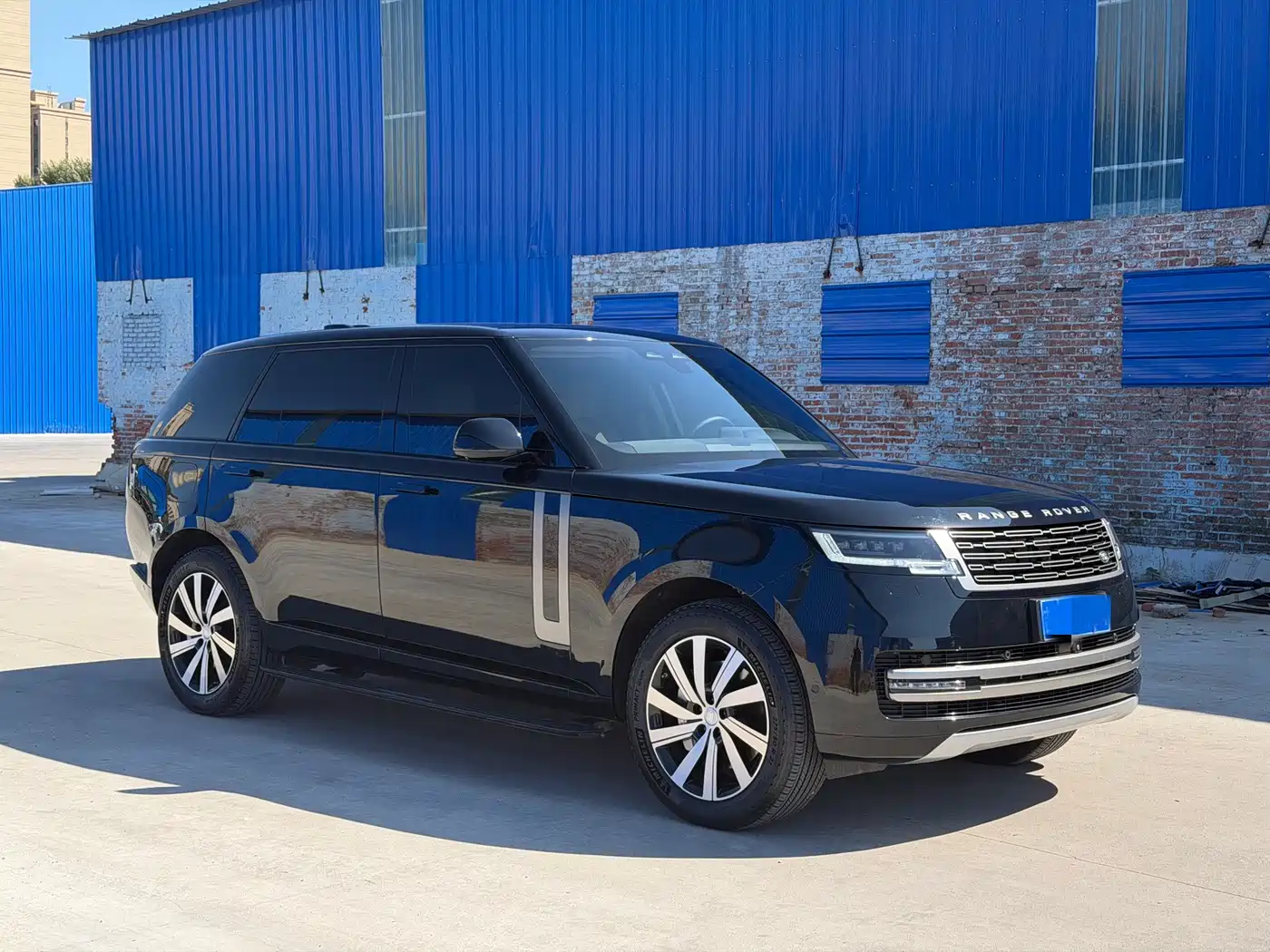Land Rover Range Rover 2026 2025 3.0 L6 400PS Flourishing Era Extended Wheelbase