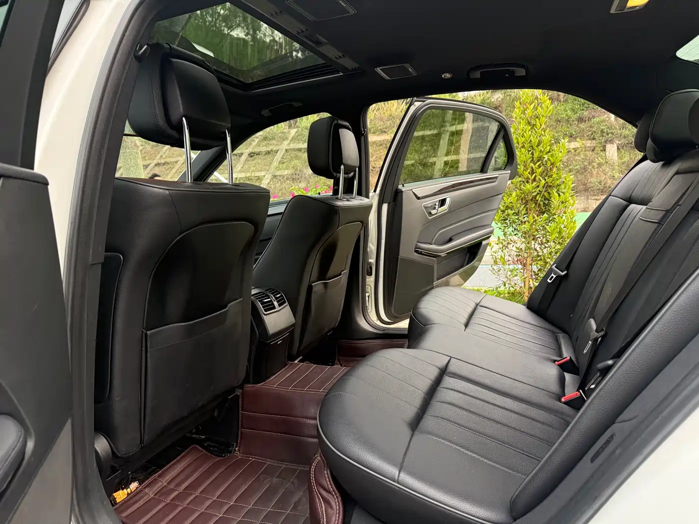 Mercedes-Benz E-Class 2015 E 260 L Sport фото 7