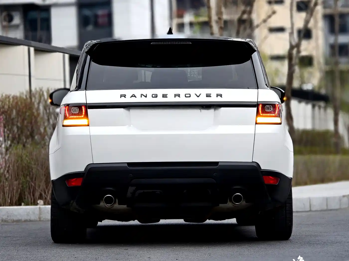 Land Rover Range Rover Sport 2017 3.0 SC V6 SE фото 4