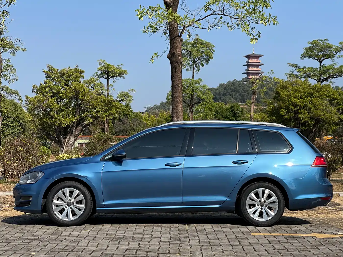 Volkswagen Golf (Import) 2015 1.4TSI Comfort Wagon фото 4