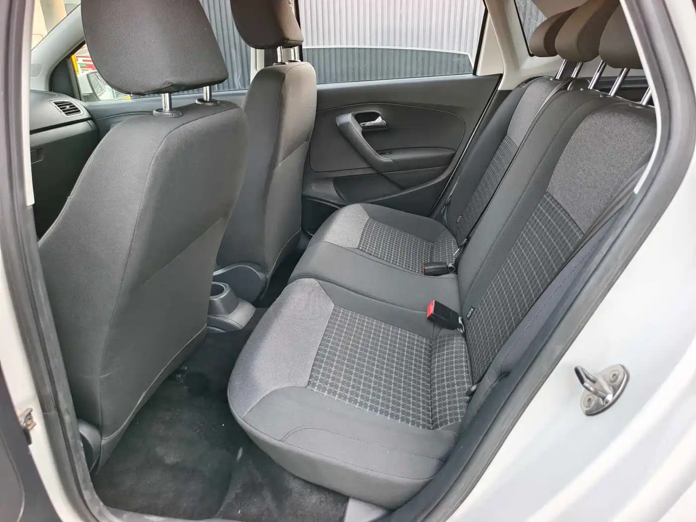 Volkswagen Polo 2016 1.6L Automatic Comfort фото 11