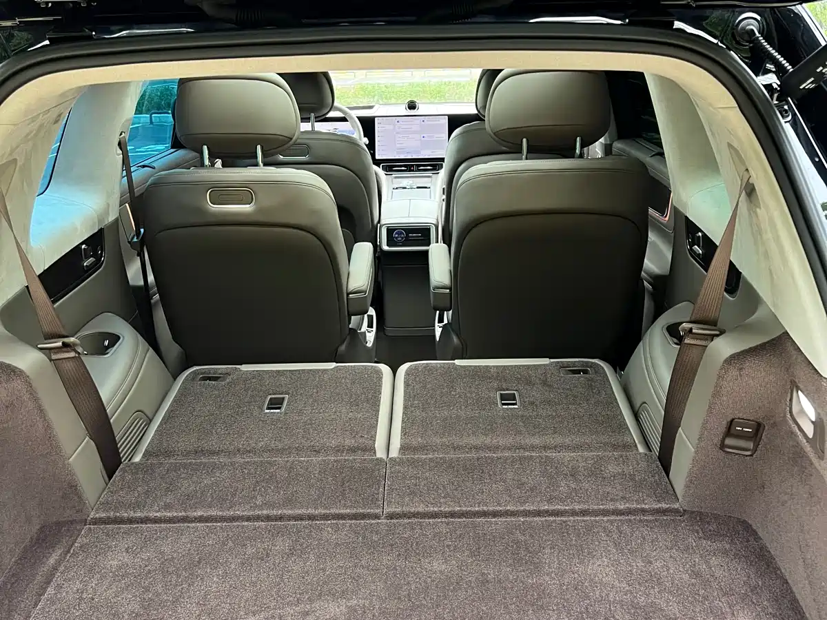 AITO Wenjie AITO M9 2025 Extended Range Ultra 52kWh 6-Seater фото 10