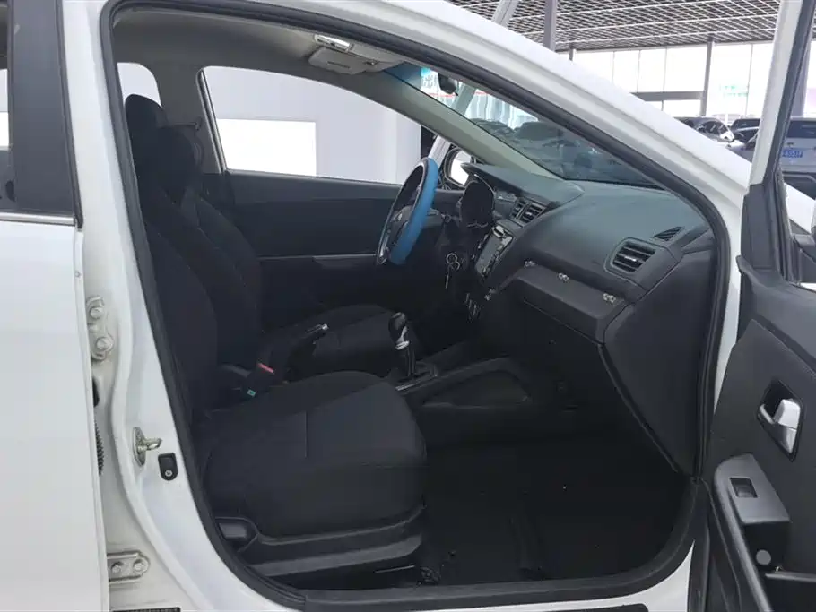 Kia K2 2015 Sedan 1.4L MT GLS фото 8