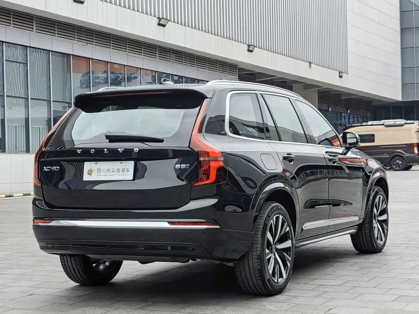 VOLVO XC90