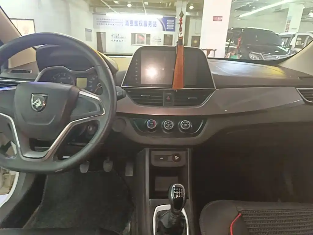Baojun 310W 2019 2017 1.5L Manual Comfort China V