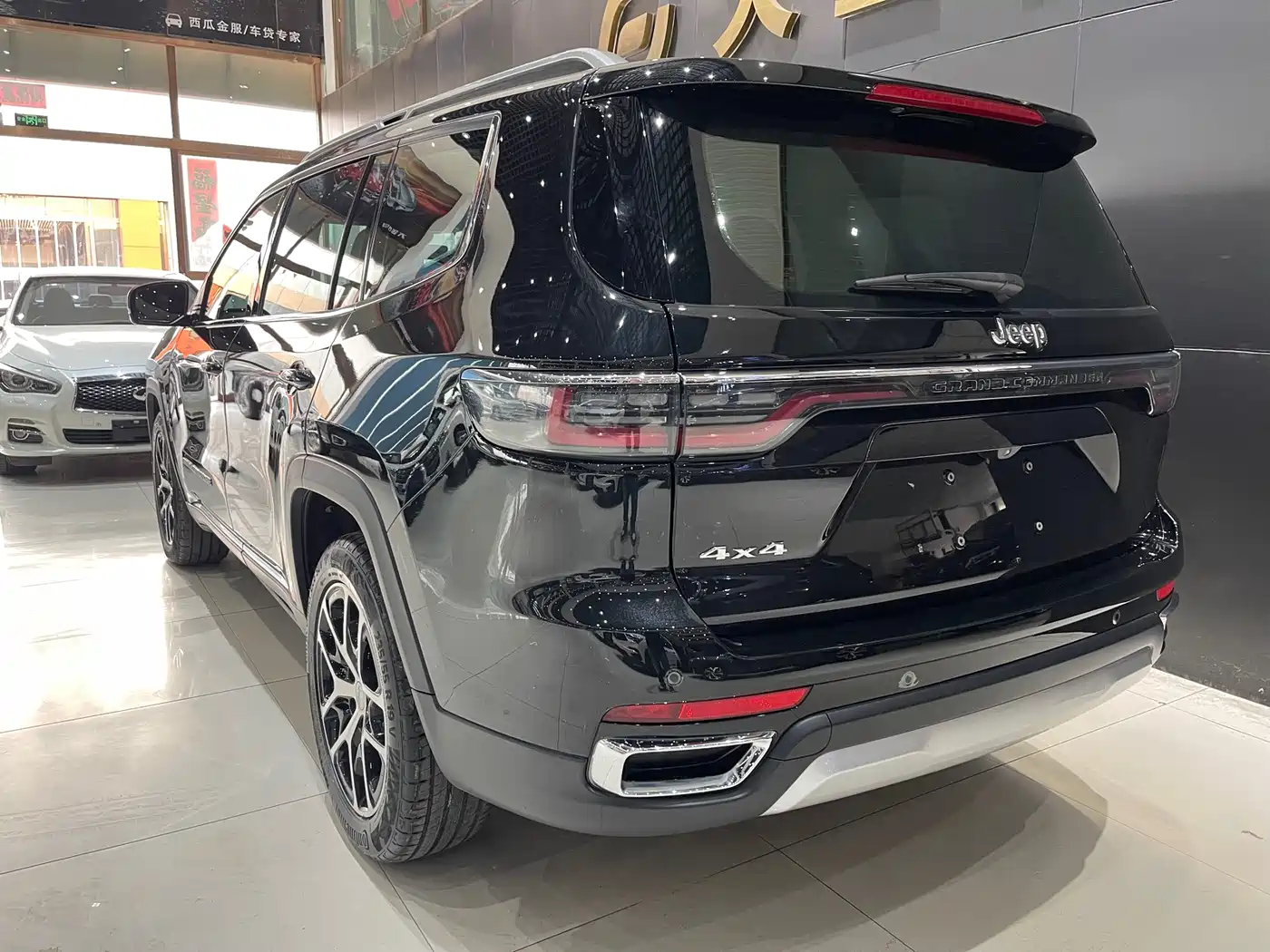 JEEP GRAND COMMANDER