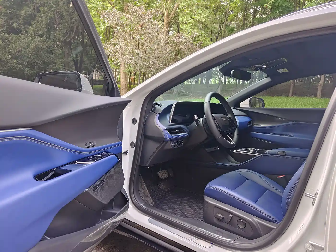Cadillac GT4 2026 2023 25T Luxury Edition